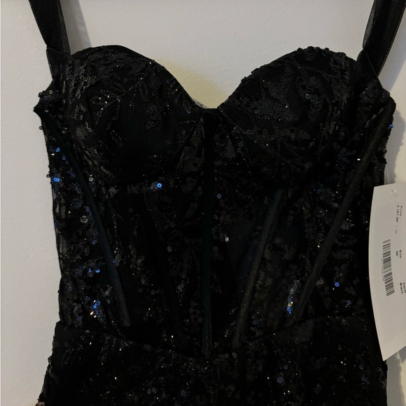 Mini Black sparkly Sequin party dress with corset and cross tie back (backless) - Picture 3 of 11